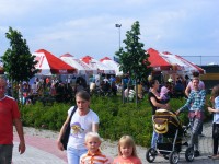 Festyn rodzinny w Grzywnie z atrakcjami dla najmłodszych uczestników.