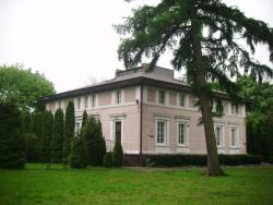 Zabytkowy pałac z parkiem w Brąchnówku