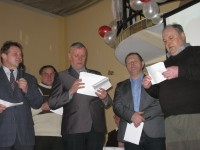 Laureaci "Chełmżyńskiego Konkursu Wiedzy z Bayer CropScience" z organizatorami.