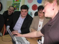Udział w lekcji wzięli dyrektorzy szkół z gminy i Radni Gminni.