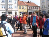 Wymarsz na szlak turystyki pieszej pierwszego dnia rozpoczął się z centrum miasta Tuchola.