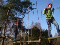 Poza pieszymi trasami dodatkową atrakcją dla uczestników wyjazdu był park linowy na terenie ośrodka MALMI.