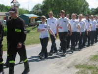 Udział w uroczystościach wzięła młodzież z klas mundurowych z Gimnazjum w Głuchowie.