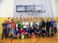 Uczestnicy turnieju piłki halowej o Mistrzostwo Gminy Chełmża w Głuchowie.