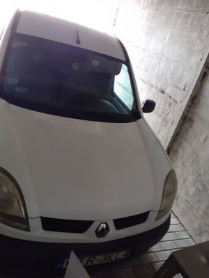 samochód Renault Kangoo fot. 01