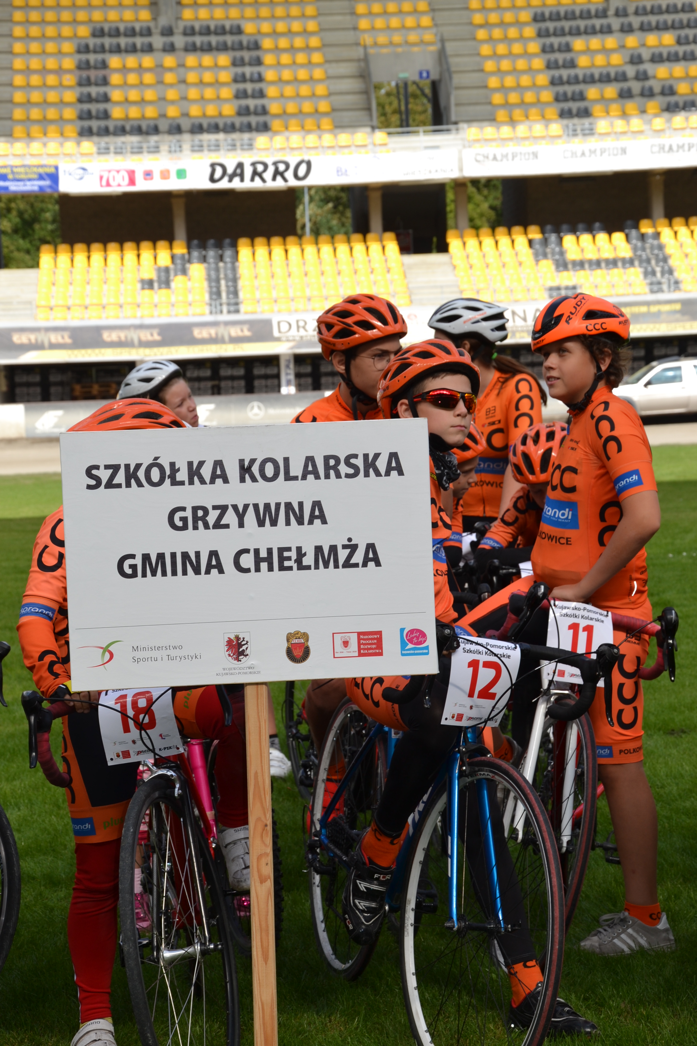W POGONI ZA MAJĄ I MAJKĄ…