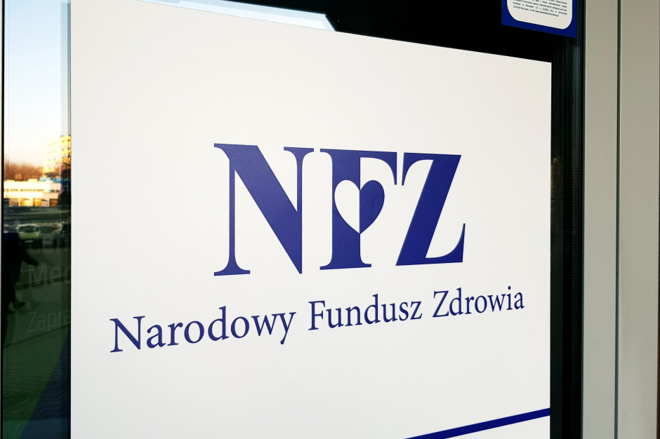 JAK BEZPIECZNIE ŻYĆ W CZASIE COVID-19